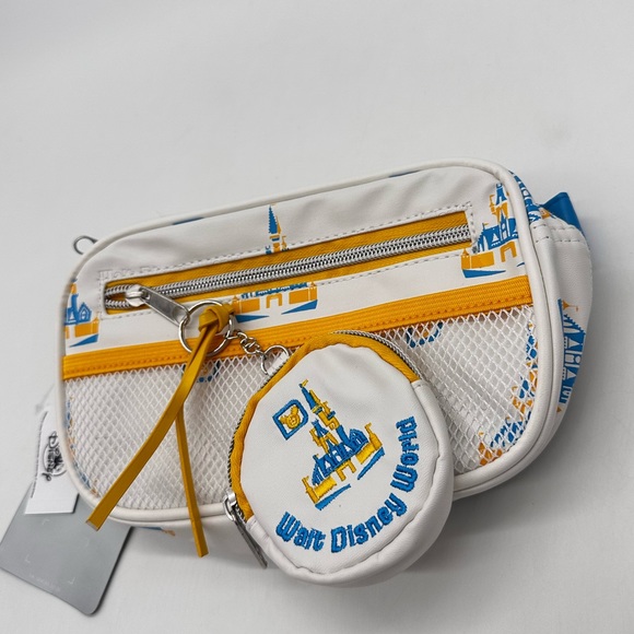 Disney Walt Disney World 50th Anniversary Cinderella Castle Purse/belt Bag - Picture 2 of 10